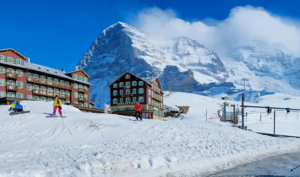 33822908 Kleine Scheidegg 27 March Train And Hotel At Kleine Scheideg (2) 11zon